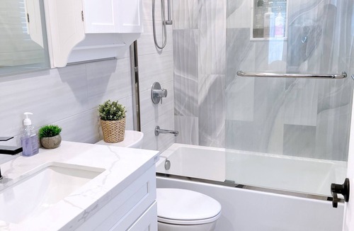 Southern Hills Apartment | Lux Entire 3 bedrooms & 2 bathrooms apartment near SF!