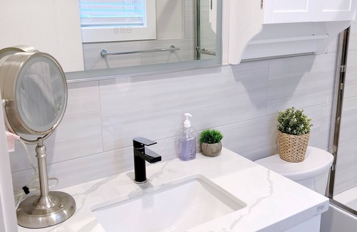 Southern Hills Apartment | Lux Entire 3 bedrooms & 2 bathrooms apartment near SF!