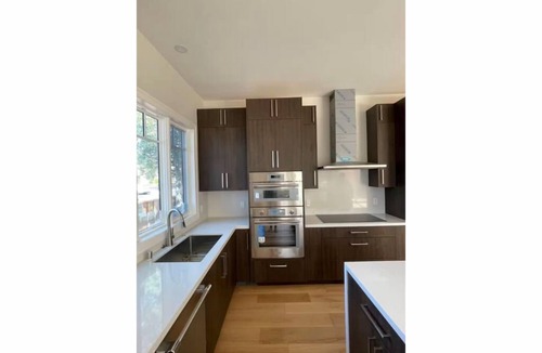 North Fair Oaks House | Lux Modern Home w/Shuffleboard – 25 min to Levi’s