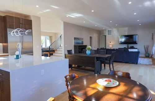 North Fair Oaks House | Lux Modern Home w/Shuffleboard – 25 min to Levi’s