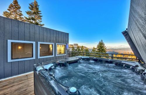 Tahoe Village House | Luxe 15 Blue Diamond vip Lake Tahoe hot tub pool game room