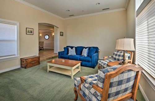 Vista House | Luxe Vista Getaway w/Private Pool & Hot Tub!