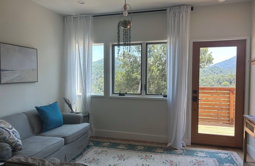 Fairfax Apartment | Luxurious, 1-bedroom guest unit with incredible views