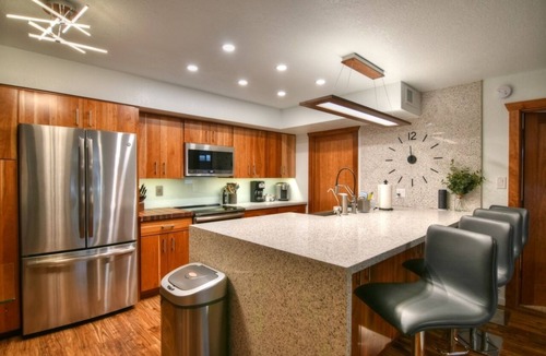 East Mesa Condo | Luxurious 2B/2B Executive Condo Pets Considered, Heated Community Pool & Hot Tub