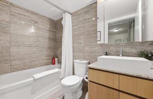 CityPlace Apartment | Luxurious 4BR Oasis Walk to CN Tower Entertainment