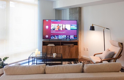 Hollywood Apartment | Luxurious Hollywood Dream