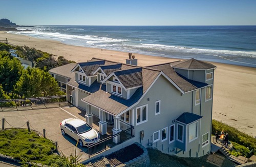 Lincoln Beach House | Luxurious Oceanfront Home w/Private Beach Access, Hot Tub, Sauna and MORE!