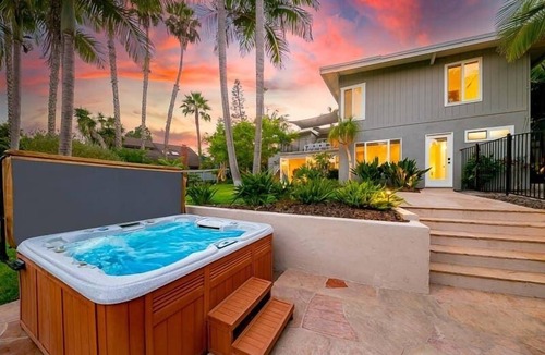 Solana Beach House | Luxurious Solana Beach Oasis: 5BR Family Retreat with Ocean Breeze, Pool & Hot Tub!