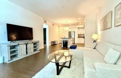 Tustin Apartment | Luxury 1BR in Irvine - Pool, Gym, Prime Location
