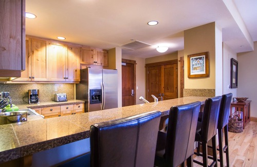 Truckee Condo | Luxury 3BD Village at Northstar Residence - Close to Pool & Hot Tub!