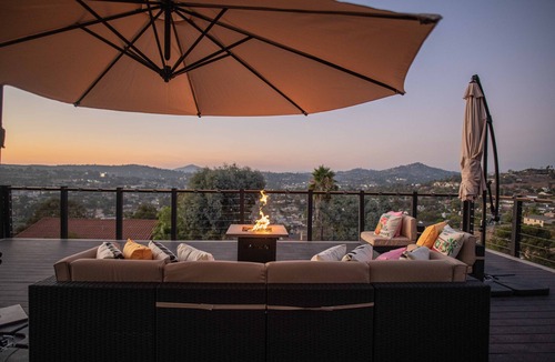 La Presa House | Luxury 3BR Home + Hot Tub & Large Deck Sunset View