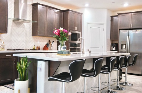 Antelope House | Luxury 5-Bed 3-Bath w Gym, Office, Game Room & EV Charger