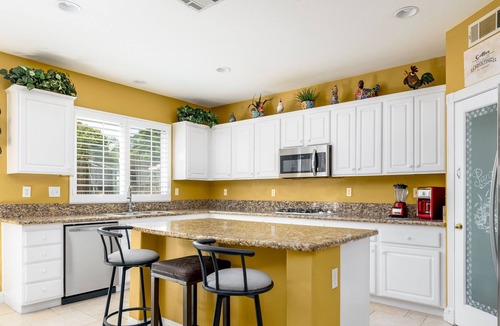 Menifee House | Luxury 6-Bedroom Home w Large 3-Cars Garage & Spacious Yard
