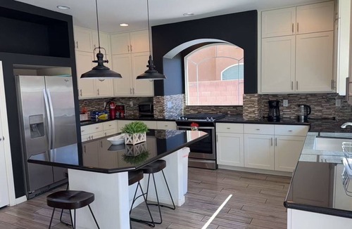 Enterprise Villa | Luxury 6BR Villa · 4000sqft · 11 Beds · Sleeps 16+ · Parking · Near Strip