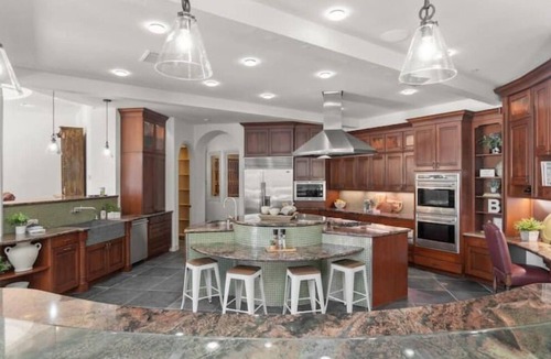 Davis House | Luxury Castle Retreat UC Davis