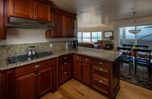 Downtown Condo | Luxury Downtown Ocean View Condo. Steps to the Sand!
