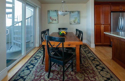 Downtown Condo | Luxury Downtown Ocean View Condo. Steps to the Sand!