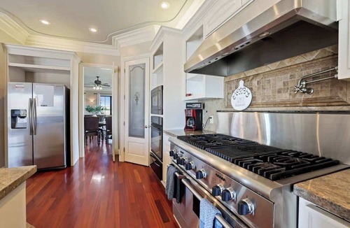 Tracy Villa | Luxury Entertainment Oasis