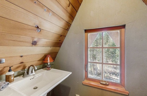 Serene Lakes House | Luxury lakefront home with private hot tub, on-site dock, fireplace & HOA beach