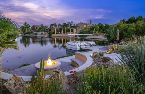 Rancho Mirage House | Luxury lakefront desert home w/private pool, pool spa, putting greens