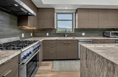 Fetters Hot Springs-Agua Caliente House | Luxury Modern Home with Views - 3 Acres, 4000 Sq Ft
