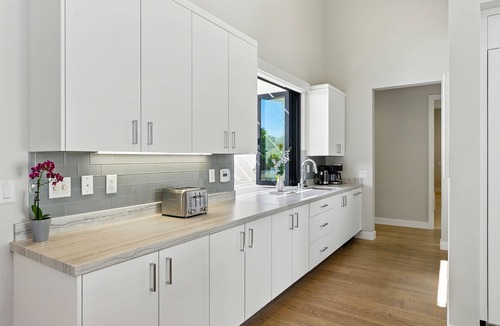 Encinitas House | Luxury Stay w/Pool, Spa, Fire Pit, Outdoor Lounge & Stunning Ocean Views | Encinitas Retreat