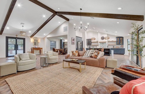 Paradise House | Luxury Villa: Pool, Hot Tub & Fire Pit Near Strip