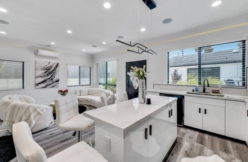 Huntington Beach Villa | *Luxury Villas in Huntington Beach - Ultimate SoCal Getaway!