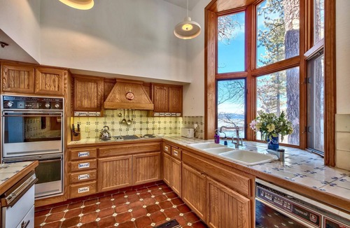 Glenbrook Villa | Lx20 lake tahoe private beach lakefront