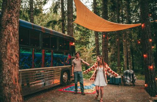 Sunny Valley House | Madrone Hideout Artist Bus Retreat at Azalea Grove Getaway