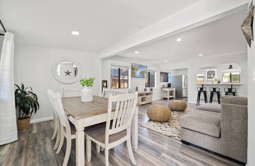 Newhall House | Magic Mountain 4 Bedroom 3 Bath Escape Modern Home