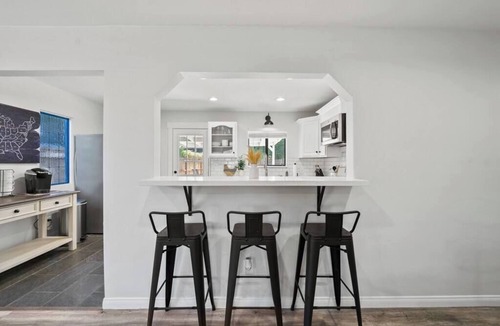 Newhall House | Magic Mountain 4 Bedroom 3 Bath Escape Modern Home
