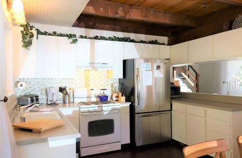 Pioneer Trail House | Magical Getaway in the Woods!
