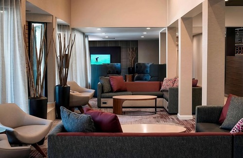Torrance Hotel | Make Magical Memories in SoCal! Spacious Unit with Balcony, Outdoor Pool!