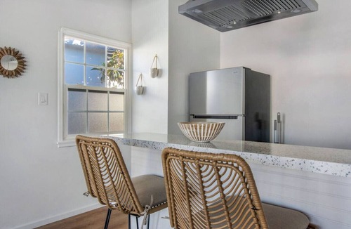 East Manhattan Beach Apartment | Manhattan Beach Finest Studio | 1.8Miles To Beach