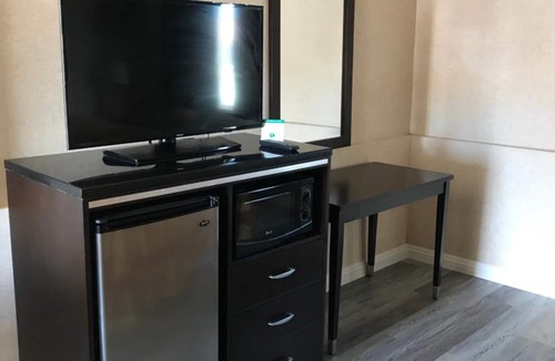 Tree Section Hotel | Manhattan Inn & Suites - LAX