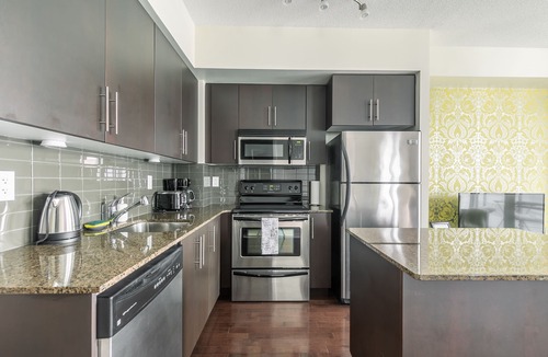 Downtown Toronto Apartment | Maple Leaf Square