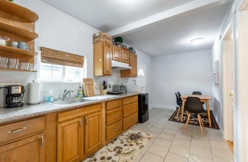 El Granada House | Marbella Lane - 2BR Guest House DTWN RWC Pking