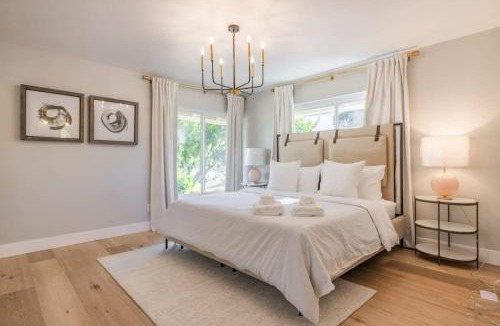 Fullerton House | Marbella Lane - Cozy Modern Home w Relaxing Design & Pool