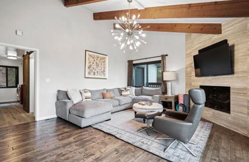 Colma House | #Marbella Lane- Perfect Blend of Scenic & Comfort