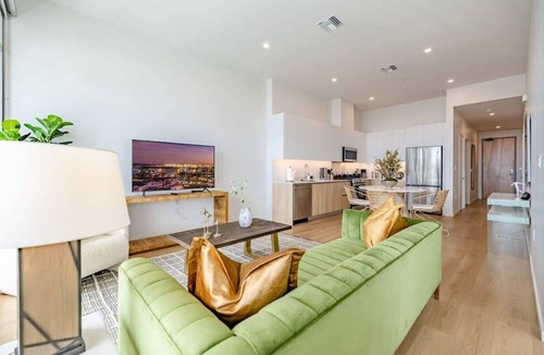 Waterfront Apartment | @ Marbella Lane - Sleek Corner Ocean View