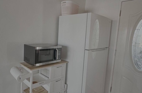 East Manhattan Beach Apartment | MB Gem 3 - 1.3Miles To Beach, Close To LAX & Park