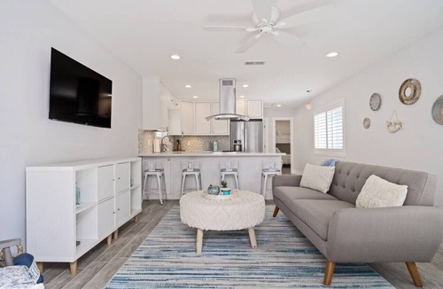 Crown Point House | Mermaid Cove: Your private Pacific Beach Oasis!