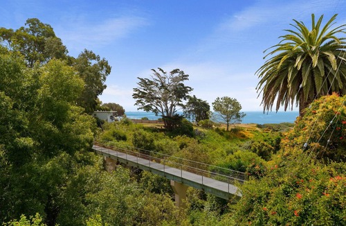 West Mesa House | Mesa Gem: Charming Coastal Stay