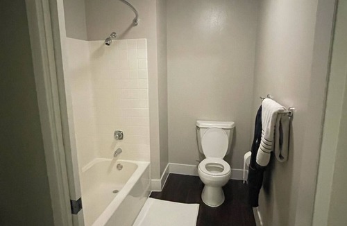 Pasadena Apartment | Metro Oasis with garden patio, family friendly
