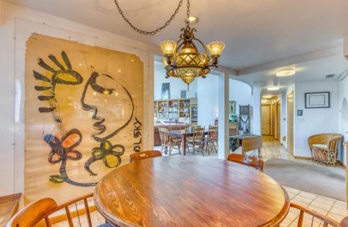 Coos Bay House | Mid-century home with floor-to-ceiling windows & great views