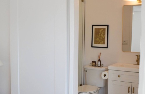 Cardiff-by-the-Sea Condo | Mid-Century Beach Lifestyle