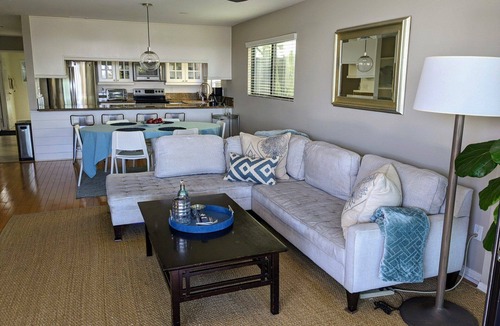 La Jolla Mesa House | Million Dollar Views, 900 ft of Decking with Fire Table, Walk to Beach/Shops