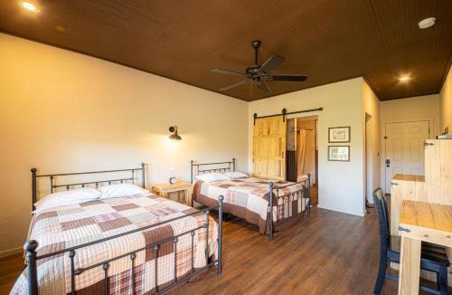 Tombstone Ski Chalet | Miners Cabin #3 -Two Double Beds - Private Balcony - Walk to the Action