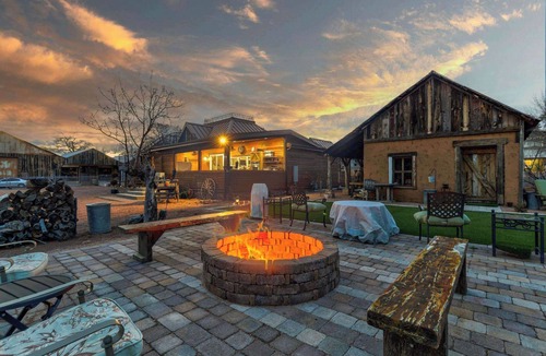 Payson House | Mini Cabin with Pickle ball court !